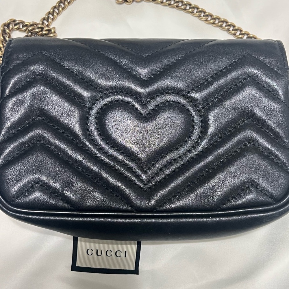 Calfskin Matelasse Super Mini GG Marmont Crossbody Bag - Picture 4 of 13